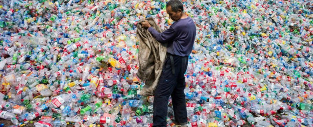 Plastic free, oggi parte la rivoluzione al ministero dell’Ambiente: solo acqua alla spina. E la ricerca va avanti