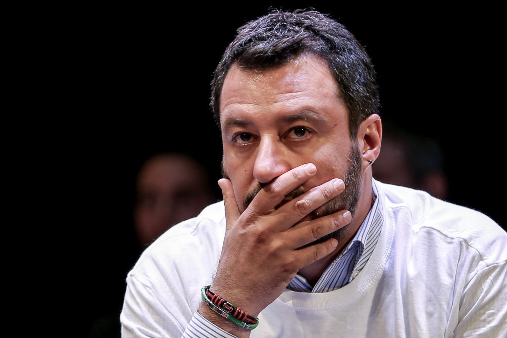 Sul profilo Facebook di Salvini è vietato parlare di 49 milioni di euro
