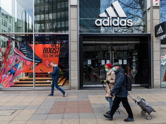 Se la crisi costringe le imprese a prendersi (davvero) le loro responsabilità sociali: il caso Adidas