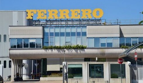 Ferrero dona 4 milioni di dollari per combattere il lavoro minorile nella filiera della nocciola in Turchia