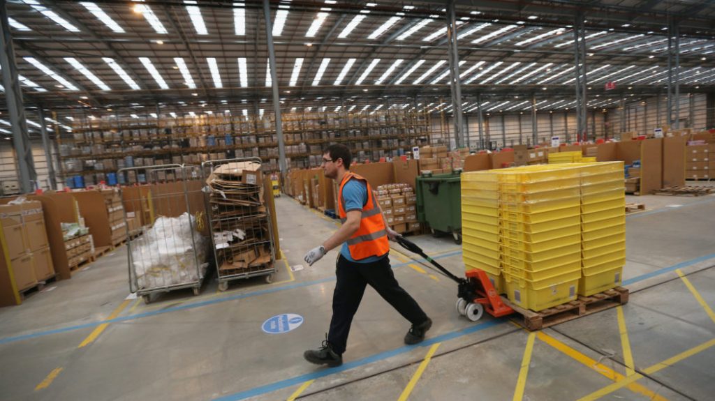 Amazon ha spiato per anni i suoi lavoratori europei più attivi politicamente