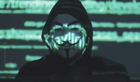 #OpRussia, Anonymous dichiara guerra al Cremlino: siti russi sotto attacco