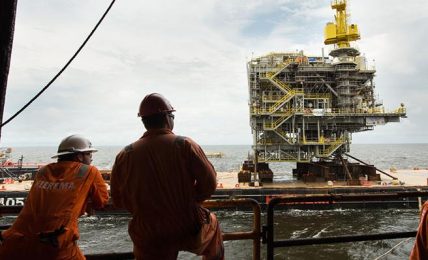 Petrolio, un patto tra l'Angola e il colosso Chevron per scaricare i veleni in mare