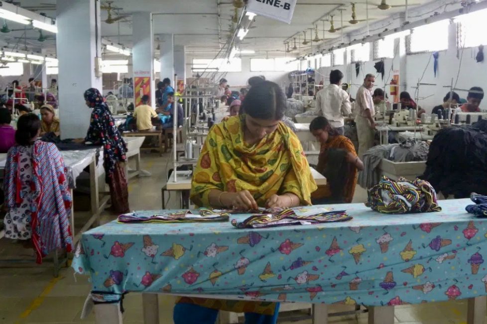 Moda e lavoro 10 anni dopo il crollo del Rana Plaza in Bangladesh