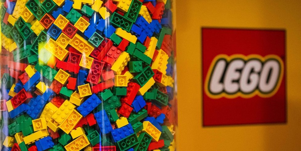 L’azienda danese LEGO continuerà a produrre mattoncini con il petrolio