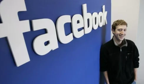 Vent'anni di Facebook, una rivoluzione dell’io senza rivoluzionari