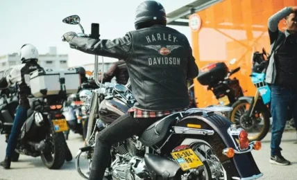 Harley-Davidson cede ai blogger di destra e cancella le politiche aziendali per l’inclusività: “Ne siamo rattristati, ma non vogliamo spaccare la nostra comunità”