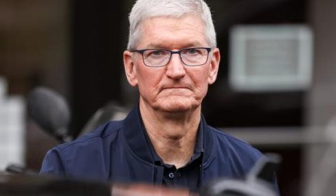 Apple rifiuta di abolire il programma di inclusione e diversità: «Proposta inappropriata»