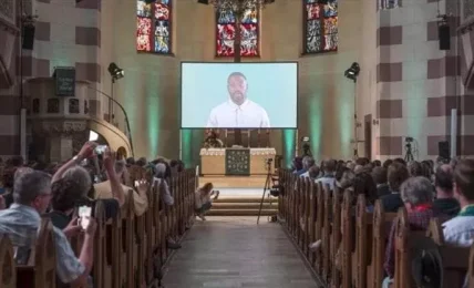 L’Intelligenza artificiale sta cambiando anche il rapporto con la religione