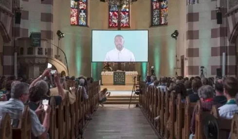 L’Intelligenza artificiale sta cambiando anche il rapporto con la religione