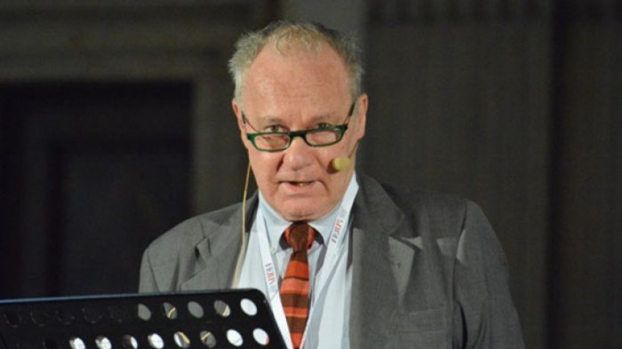 “Authentic Glow Worms”: un archivio vivo per l’eredità professionale di Toni Muzi Falconi in vista del WPRF 2026