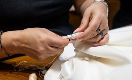 Manodopera cinese per i grandi marchi della moda. Inchiesta su 13 brand
