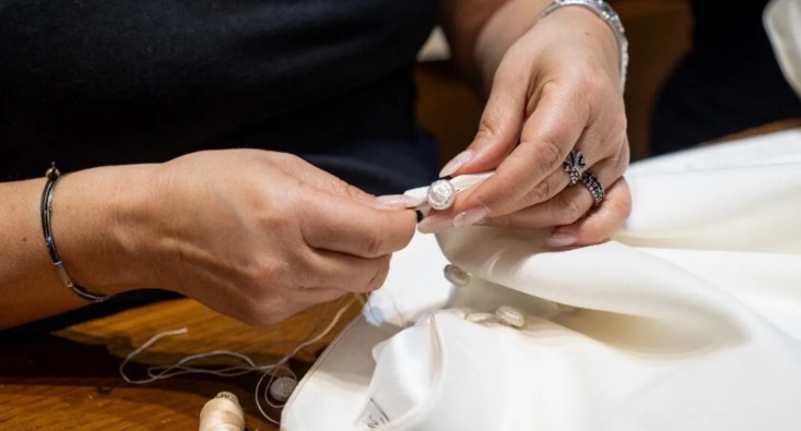 Manodopera cinese per i grandi marchi della moda. Inchiesta su 13 brand