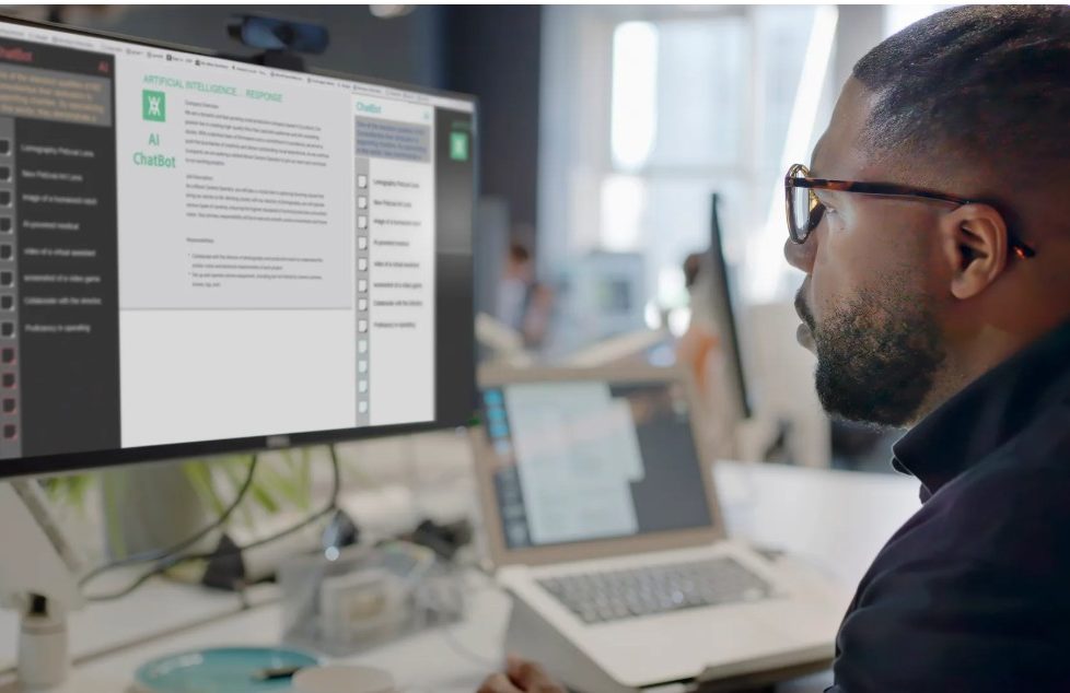 Le big tech non stanno solo incentivando i lavoratori ad usare l'AI, li stanno obbligando