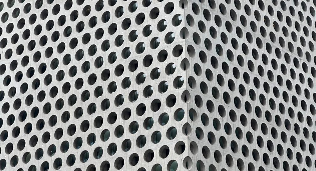 La tela delle bugie: distopie cognitive e manipolazione