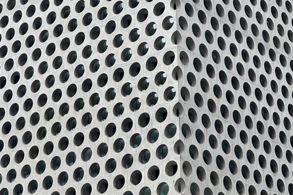 La tela delle bugie: distopie cognitive e manipolazione