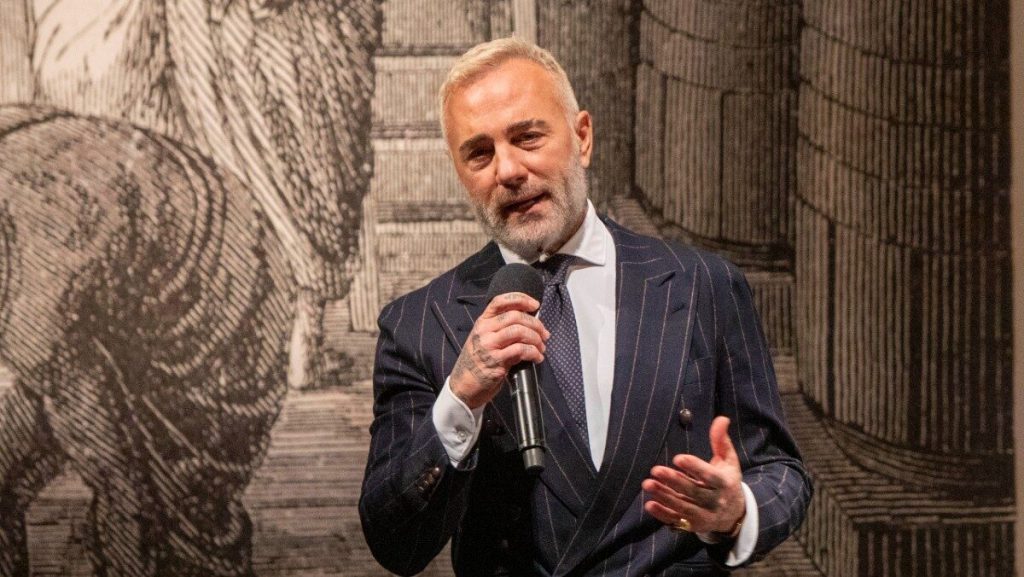 Gianluca Vacchi, lo stile dell’imprenditore-influencer non è più un affare: zero vendite e nuove perdite per la sua piattaforma di e-commerce